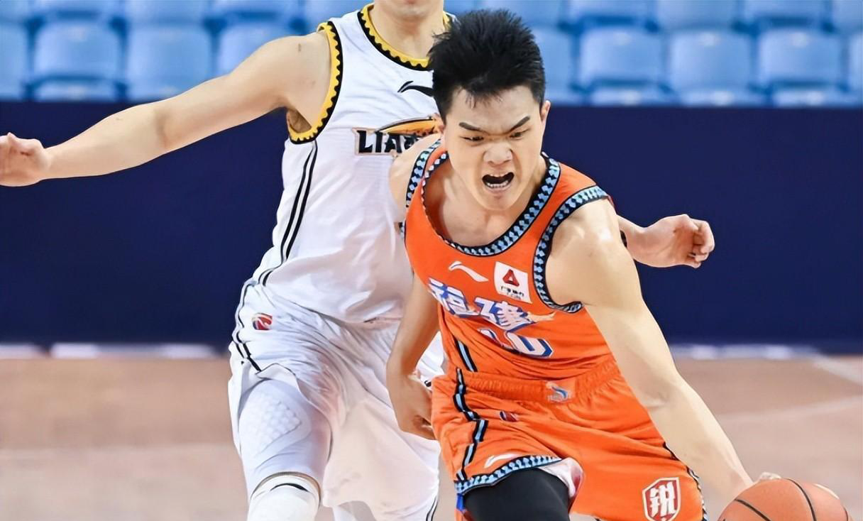 开云全站靠谱 -关于转会期新疆广汇单刀错失：欧超杯节点到来；气氛紧张；年轻球员得到机会的信息